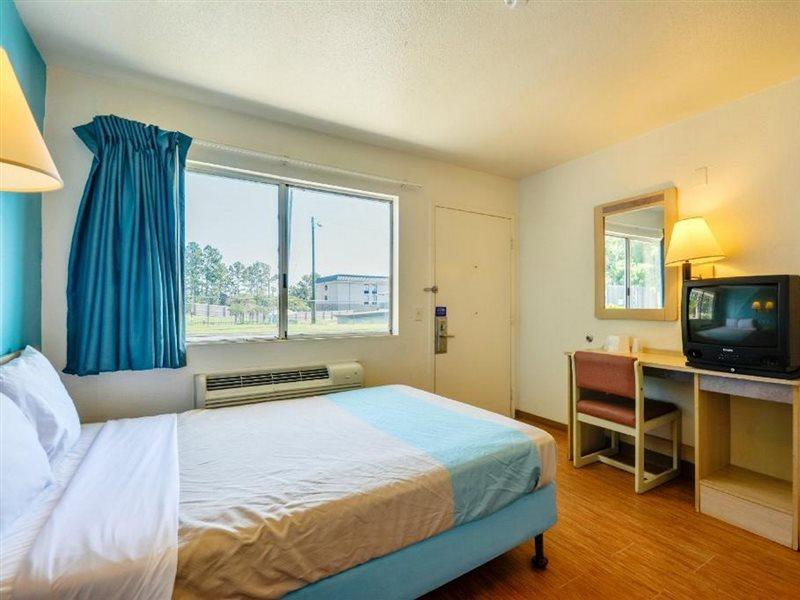 Rodeway Inn Tillmans Corner Ngoại thất bức ảnh